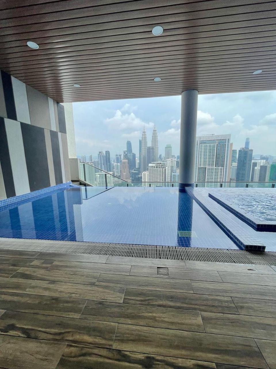 Apartment The Luxe Klcc By Homestay *